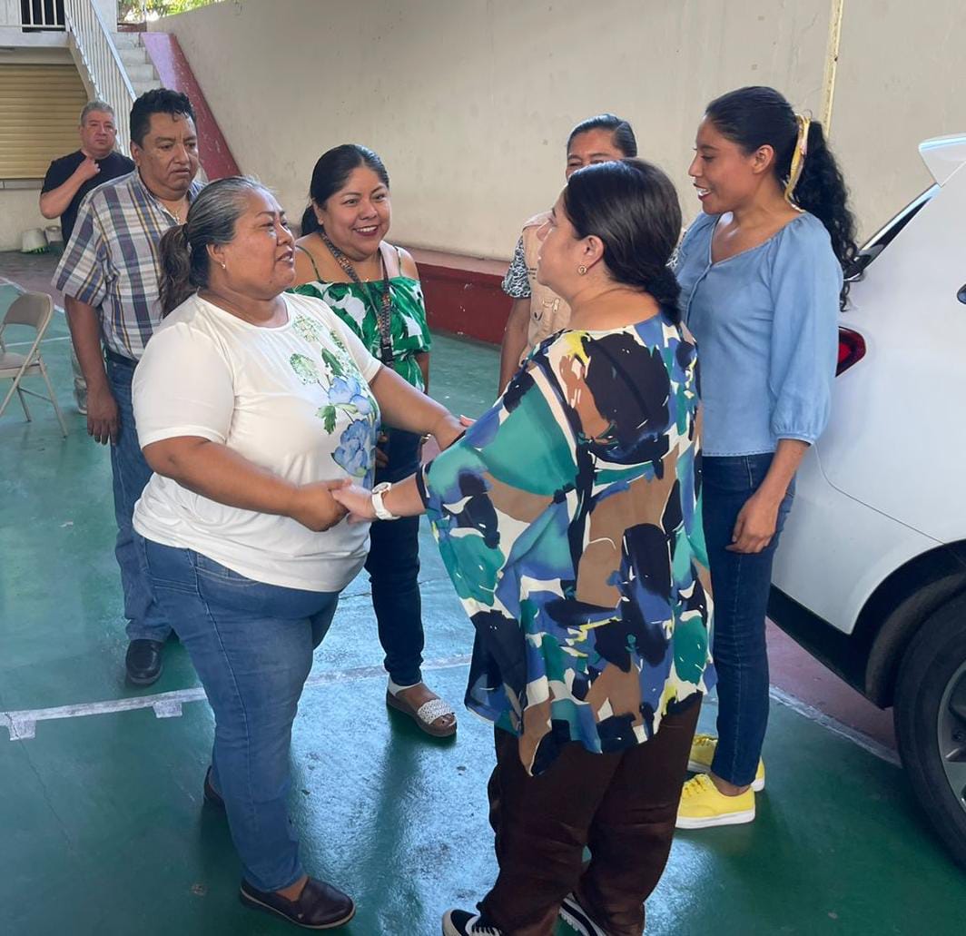 Entrega SNTSA víveres a damnificados por huracán Otis